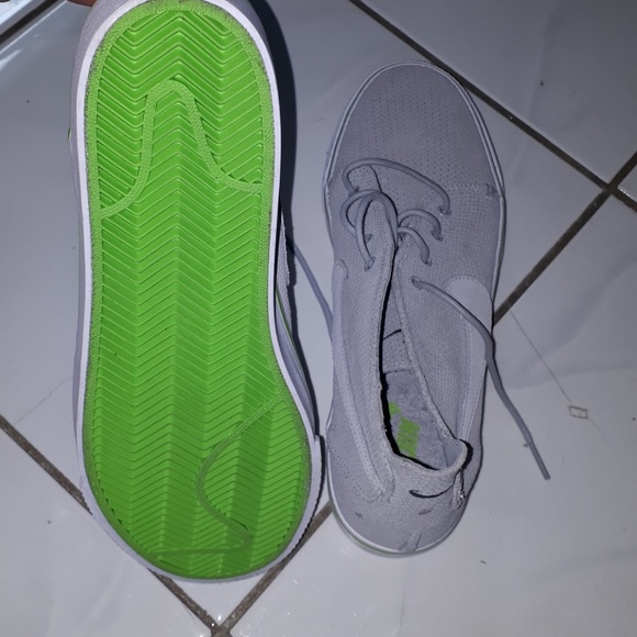 Nike shoes - Picture 3 of 4